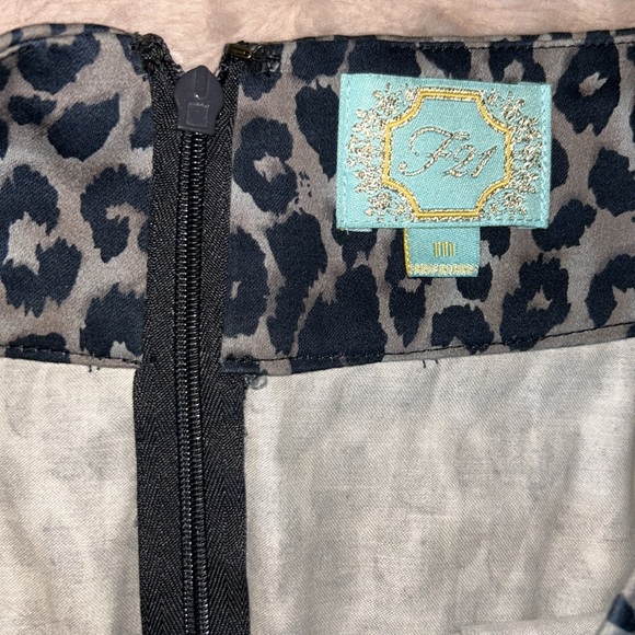 Animal Print skirt in size M •F21 - Picture 7 of 12